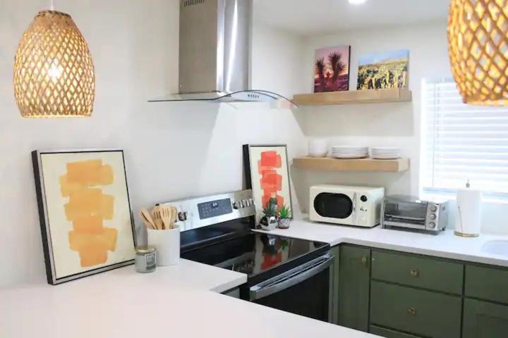 Serene Modern Home Backdoor With Great Wifi, Games, Movies, Patio Seating And Bbq Easy Access To North Joshua Tree National Park In 10 Minutes Twentynine Palms Luaran gambar