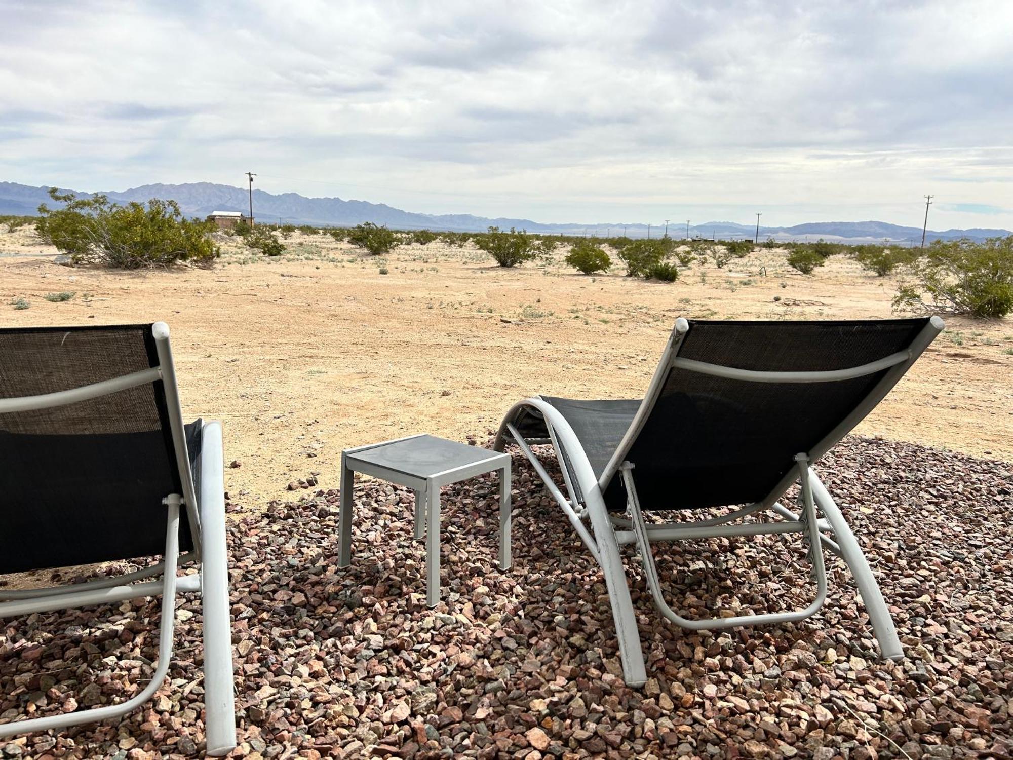 Serene Modern Home Backdoor With Great Wifi, Games, Movies, Patio Seating And Bbq Easy Access To North Joshua Tree National Park In 10 Minutes Twentynine Palms Luaran gambar