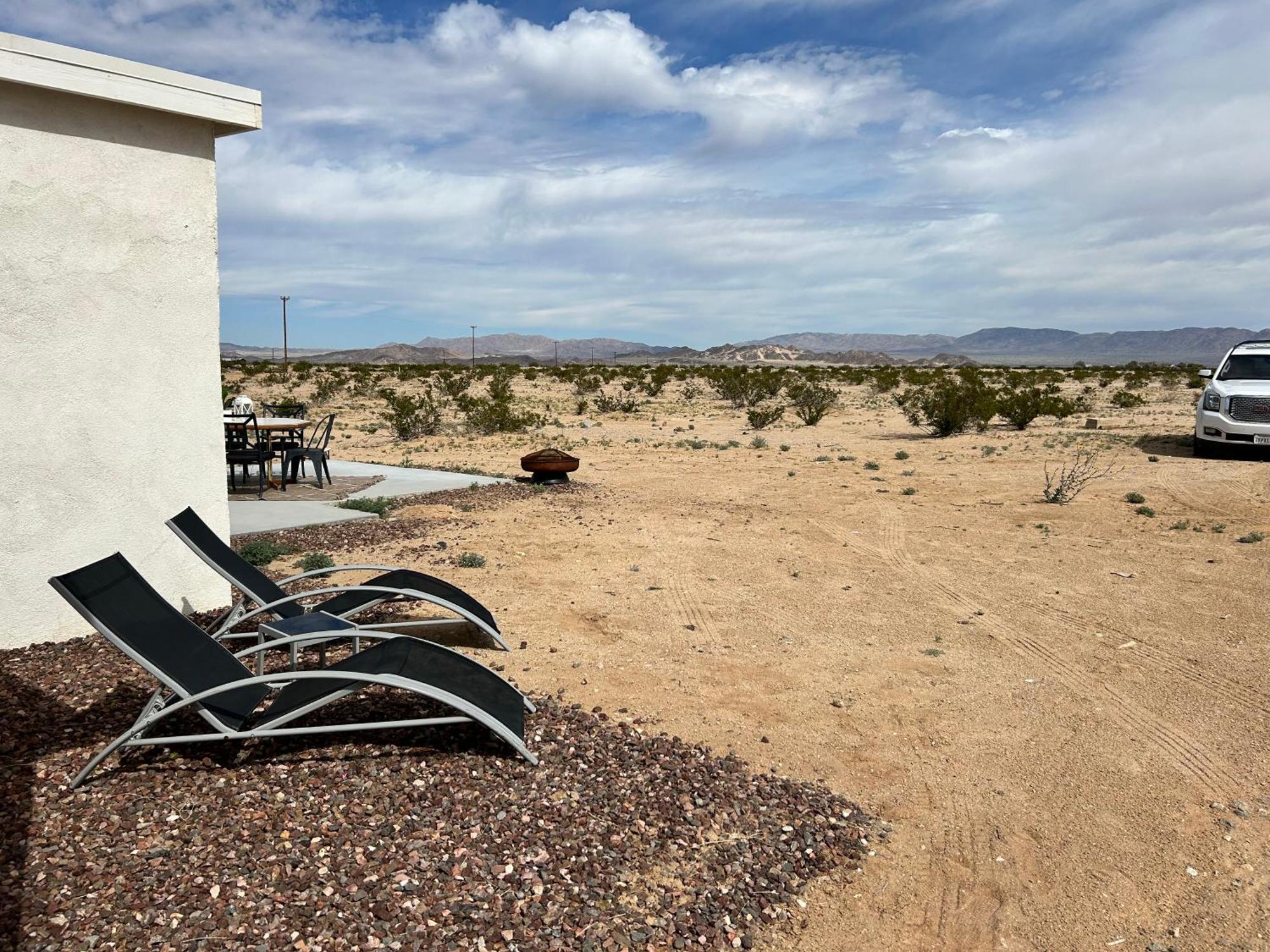 Serene Modern Home Backdoor With Great Wifi, Games, Movies, Patio Seating And Bbq Easy Access To North Joshua Tree National Park In 10 Minutes Twentynine Palms Luaran gambar
