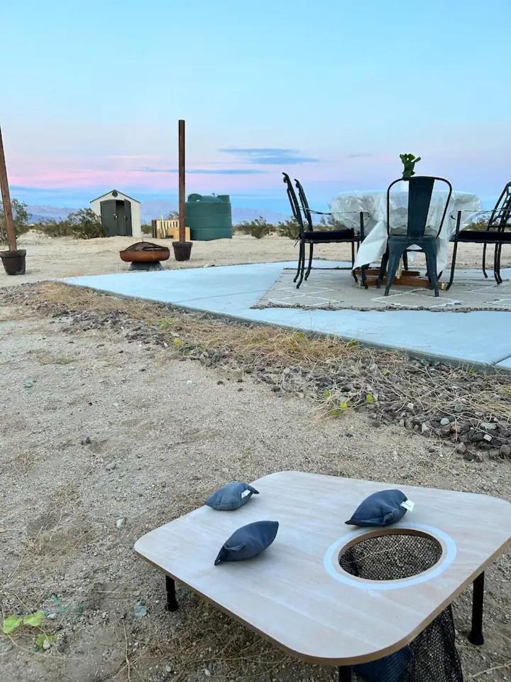 Serene Modern Home Backdoor With Great Wifi, Games, Movies, Patio Seating And Bbq Easy Access To North Joshua Tree National Park In 10 Minutes Twentynine Palms Luaran gambar
