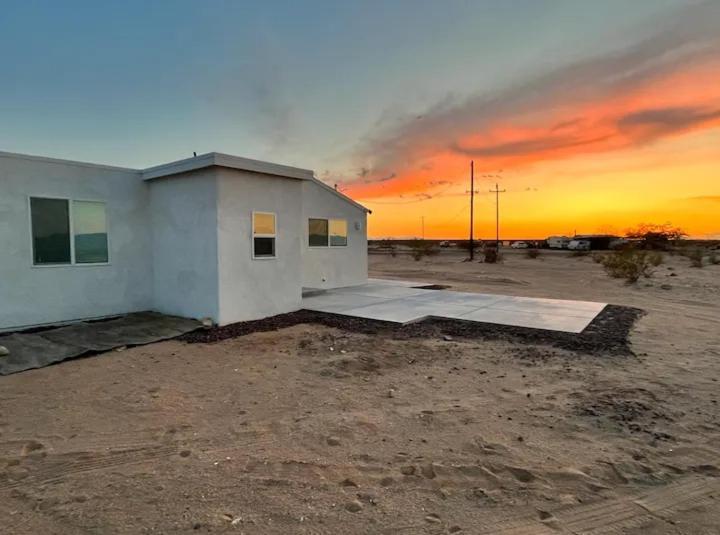Serene Modern Home Backdoor With Great Wifi, Games, Movies, Patio Seating And Bbq Easy Access To North Joshua Tree National Park In 10 Minutes Twentynine Palms Luaran gambar