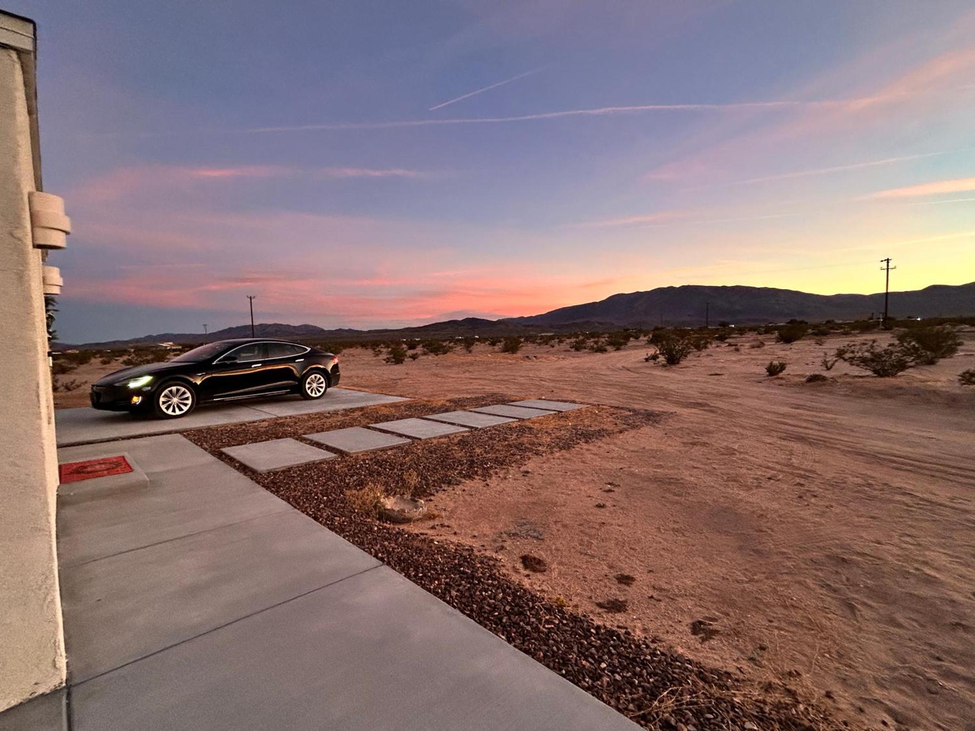 Serene Modern Home Backdoor With Great Wifi, Games, Movies, Patio Seating And Bbq Easy Access To North Joshua Tree National Park In 10 Minutes Twentynine Palms Luaran gambar